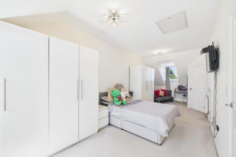 CAM02023G0-PR0153-STILL009