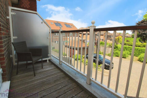 Carlton Place, Dedmere Road, Marlow, SL7 photo 4