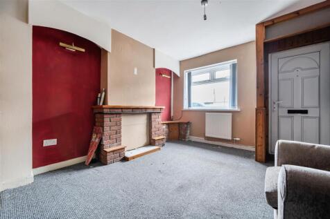 LOUNGE/ DINING ROOM