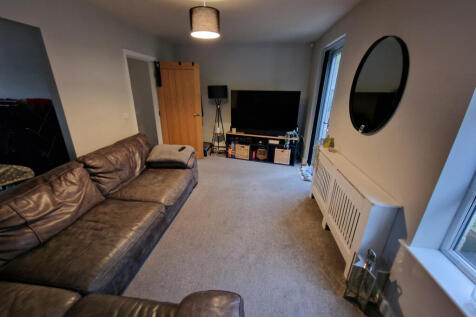 Longfield Court, Linthwaite, HD7 photo 3