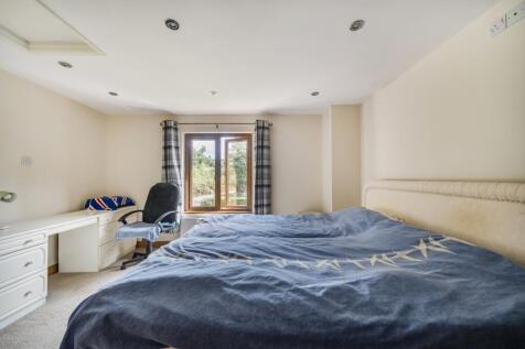 1339748-10-689df7b3b3875