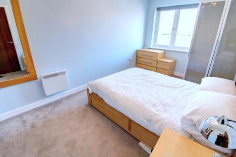 Worsdell Drive, Gateshead, Tyne And Wear, NE8 photo 5