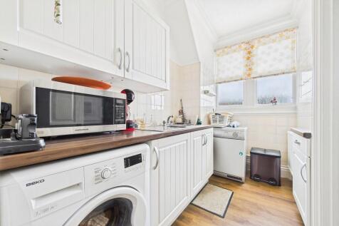 5b7f0687-CAM01085...