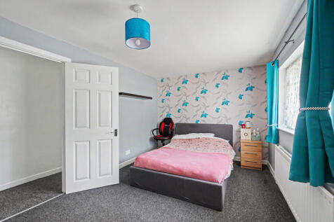 Duchess Of Kent Drive, Chatham photo 5