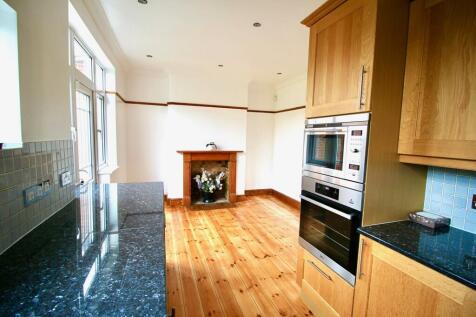 Greenstead Gardens, Woodford Green photo 4