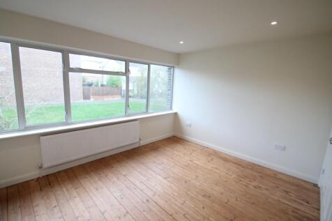 Orchard Park Close, Hungerford, West Berkshire photo 4