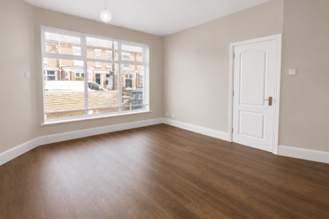 Lounge/Kitchen
