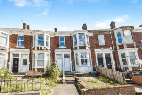 3-bed flat on Saltwell Place, GATESHEAD, NE8 4QY, £750/mo