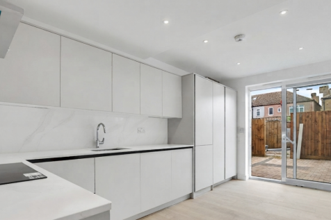 Leather Close, Mitcham, Merton photo 4
