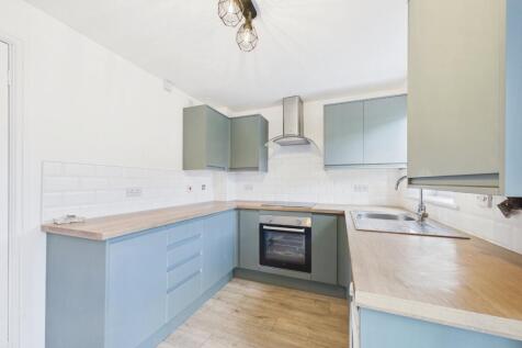 Ash Tree Grove, Leeds, West Yorkshire, LS14 photo 4