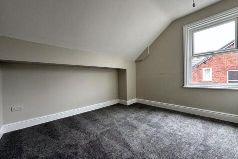 Scarisbrick New Road, Southport photo 5