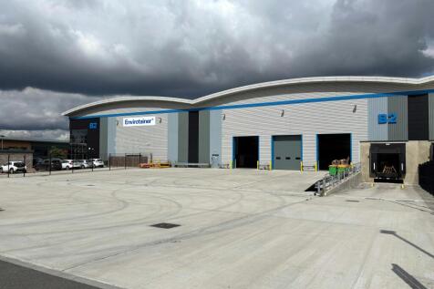 B2 External Clad and yard.jpg