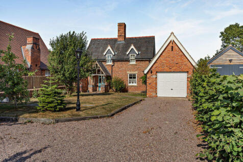 Exterior Front Driveway