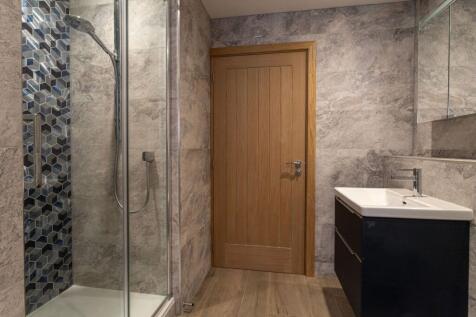 Annexe bathroom