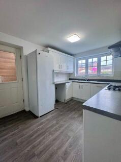 Wray Close, Close To Town Centre/Metro, Manchester, M22 photo 4