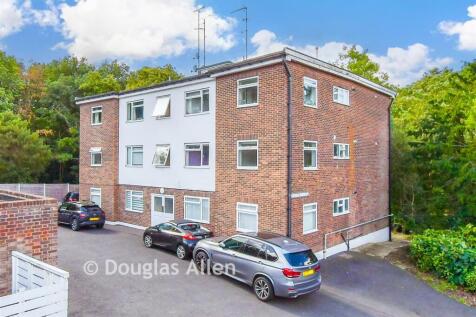 Woodford Green, IG8 - property photo