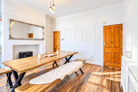 Bright Modern Farmhouse Dining Room.jpg