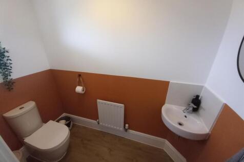 21 Birdwood WC.jpg