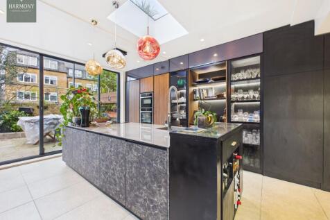 Kitchen &amp; Dining