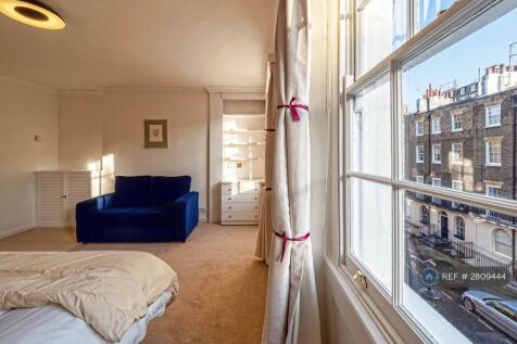 Bedroom/Sitting Room
