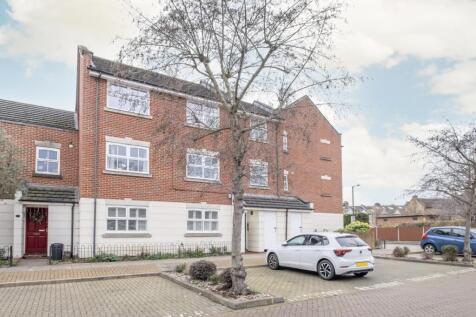 9-Riverdale-Drive...