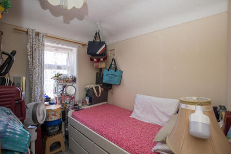 67 Titchfield Road, Carshalton SM5 1PU 3 bed