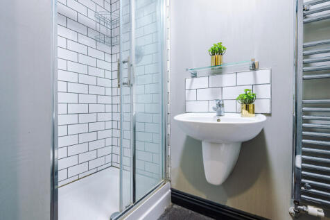 Flat B, Hosiery, Bathroom 2