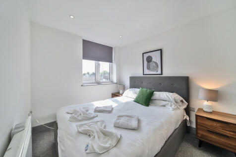 1298381-5-684fe0d...