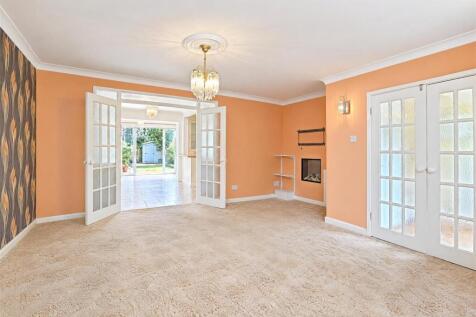 TPM11 - Living room.jpg