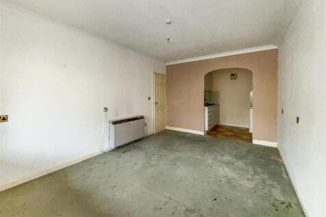 Freehold &amp; Flat 3 Dawes Court, Fisher Street, Paig