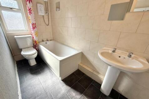 Ashfield Road, Ellesmere Port, Cheshire photo 5