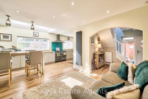 OPEN PLAN LIVING, DINING SPACE &amp; KITCHEN