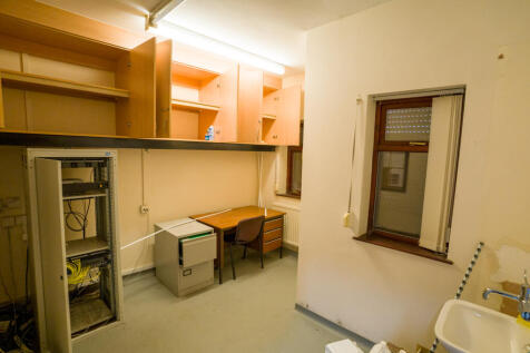 Healthcare Facility to rent Image 11