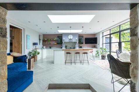 Kitchen full  and living area.jpg