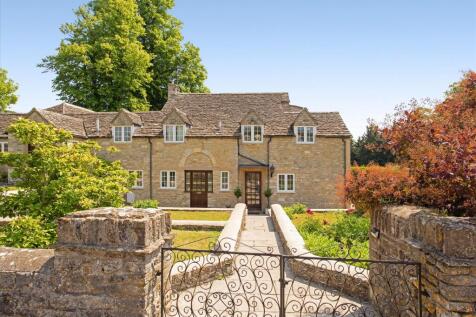 Lot 2 - 2 Dairy Cott