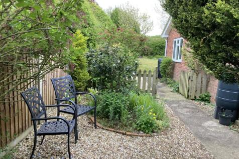 Rear garden 6.jpg