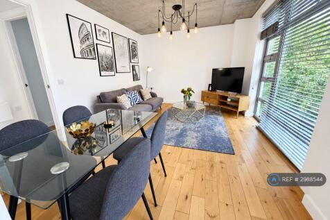 Large Living Room, Modern Flat, Industrial Ceiling