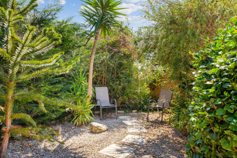A12 - 9 Barton Close, Kingsbridge - 260817