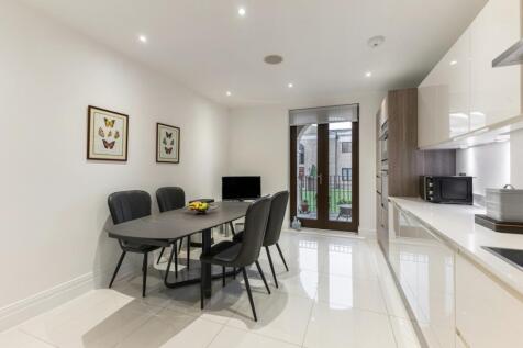 101908_12 Walled ...