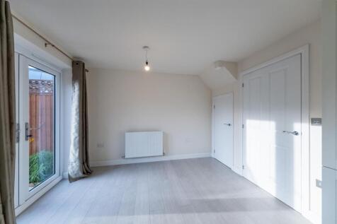 3 Dahlia Crescent-006.jpg