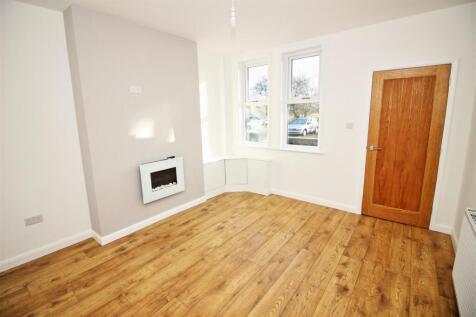 110 Moorbridge Lane - Lounge1.jpg