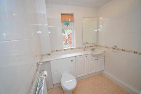SHOWER ROOM (ANNEXE)