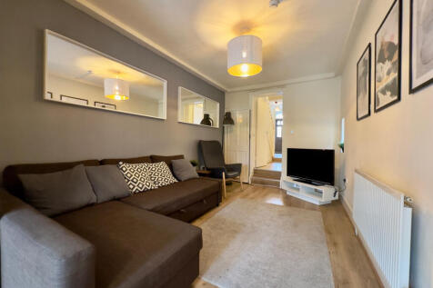 6 BEDROOMS HOUSE TO LET IN TOOTING