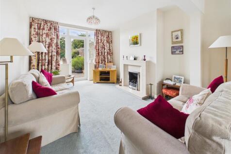 Lounge/ Dining Room