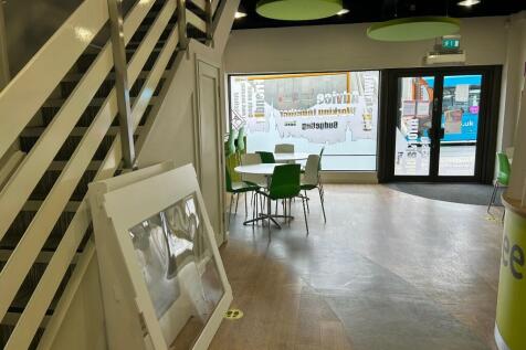 Retail Property (high street) to rent Image 5