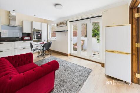 Worple Road, Epsom, Surrey. KT18 photo 3