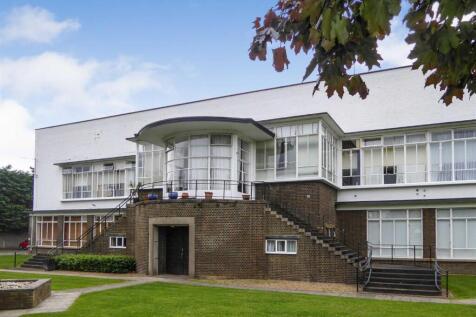 1-bed flat on Lime Grove, Rushden, £900/mo