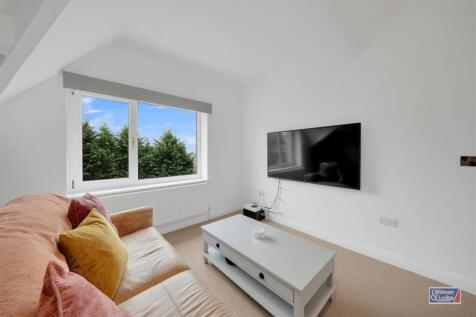 6 Bed, End Terrace, Silsden