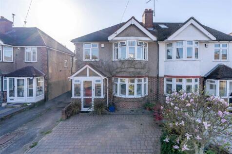 60 Bassett Gardens, Isleworth TW7 4QY-3.jpg