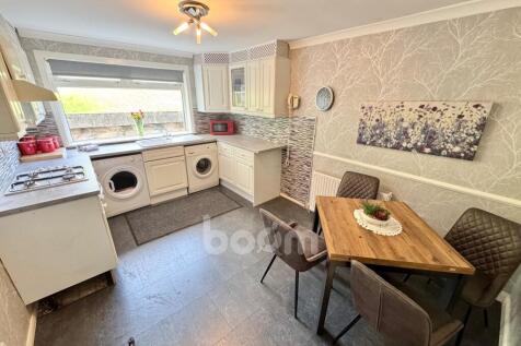 Sempill Avenue, Erskine kitchen